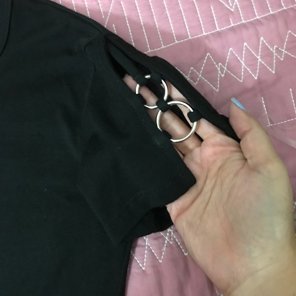 Black graphic tee shirt with sleeve detail - Picture 6 of 6